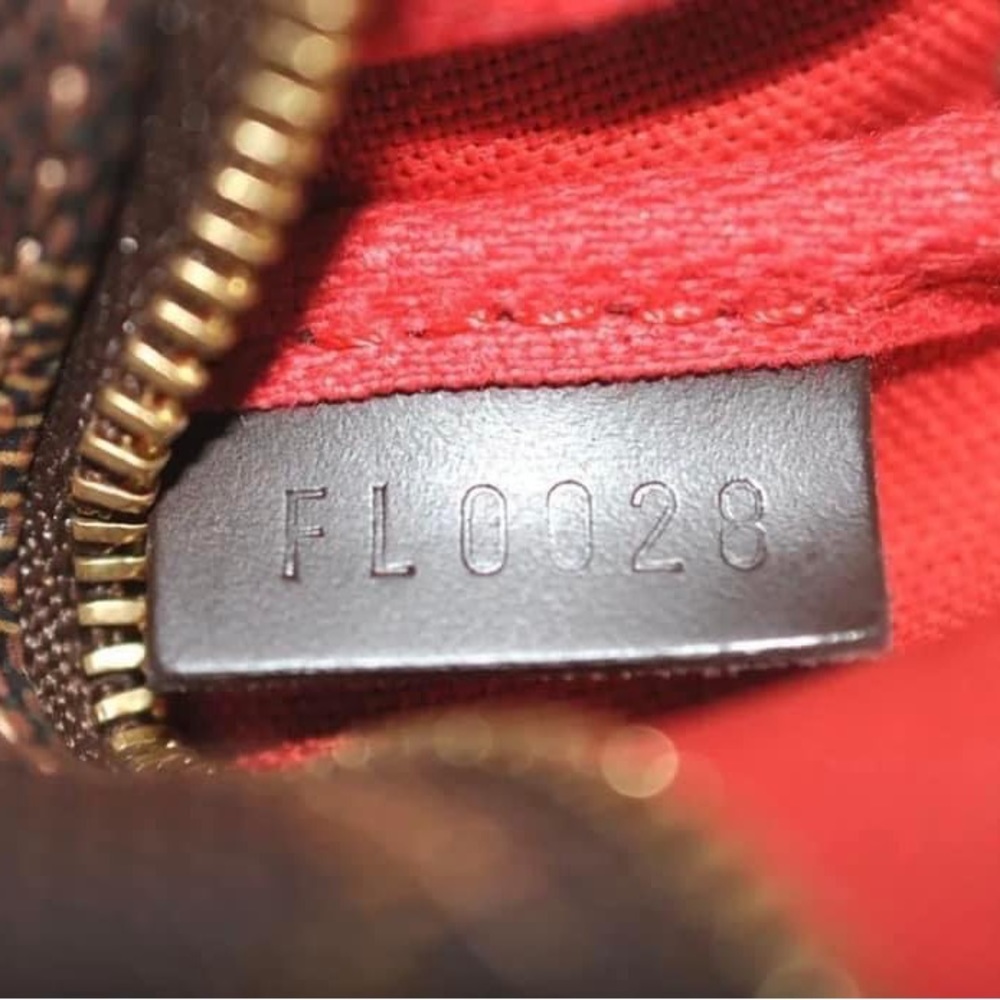 Louis Vuitton Mini Pochette Accessories - Picture 13 of 16